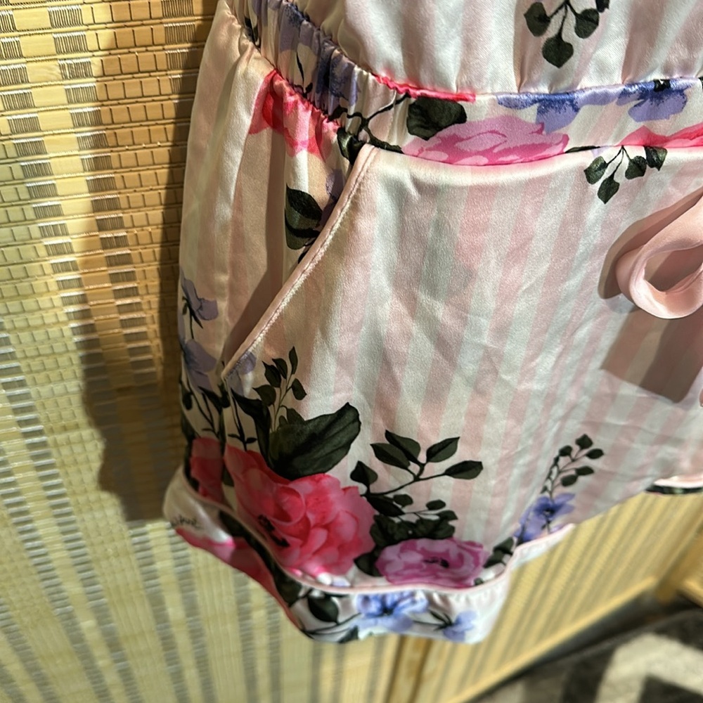 Victoria's Secret Pale Pink Striped Floral Silk Feel Romper Pajamas One Piece M - Picture 7 of 16